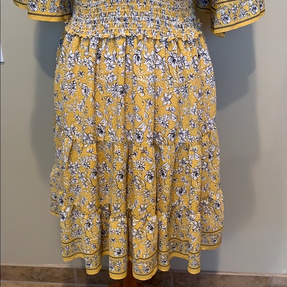 NWOT Max Studio floral dress  size med - Picture 3 of 9